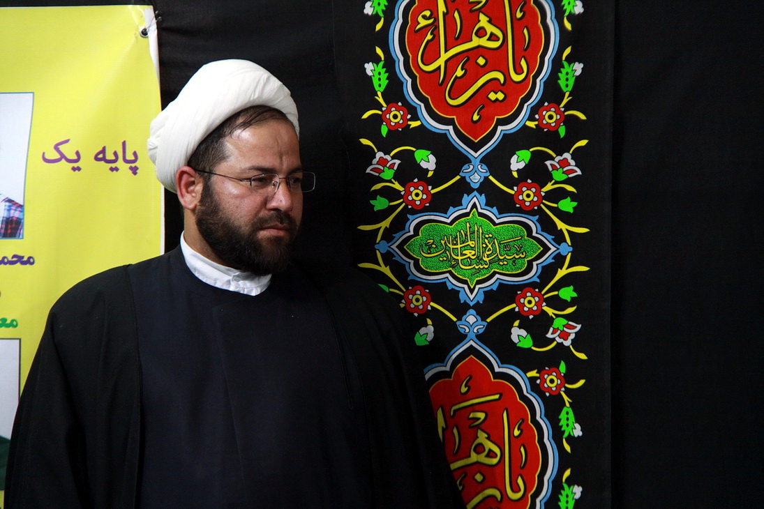 مدیر مدرسه علمیه امام مهدی موعود(عج) تبیین کرد: چرا رمضان، ماه مهمانی است؟